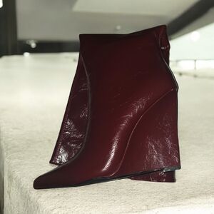 Chic Burgundy Heeled Boots for Women
